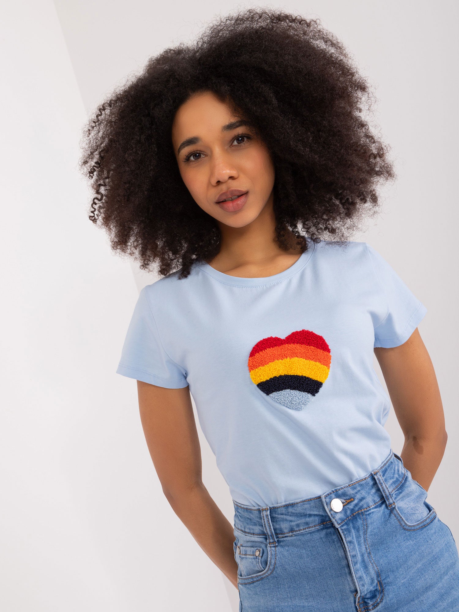 BASIC FEEL GOOD Jasnoniebieski t-shirt z haftem