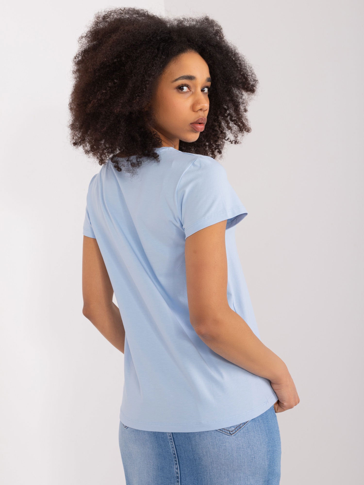BASIC FEEL GOOD Jasnoniebieski t-shirt z haftem