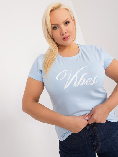 Jasnoniebieski t-shirt plus size z nadrukiem