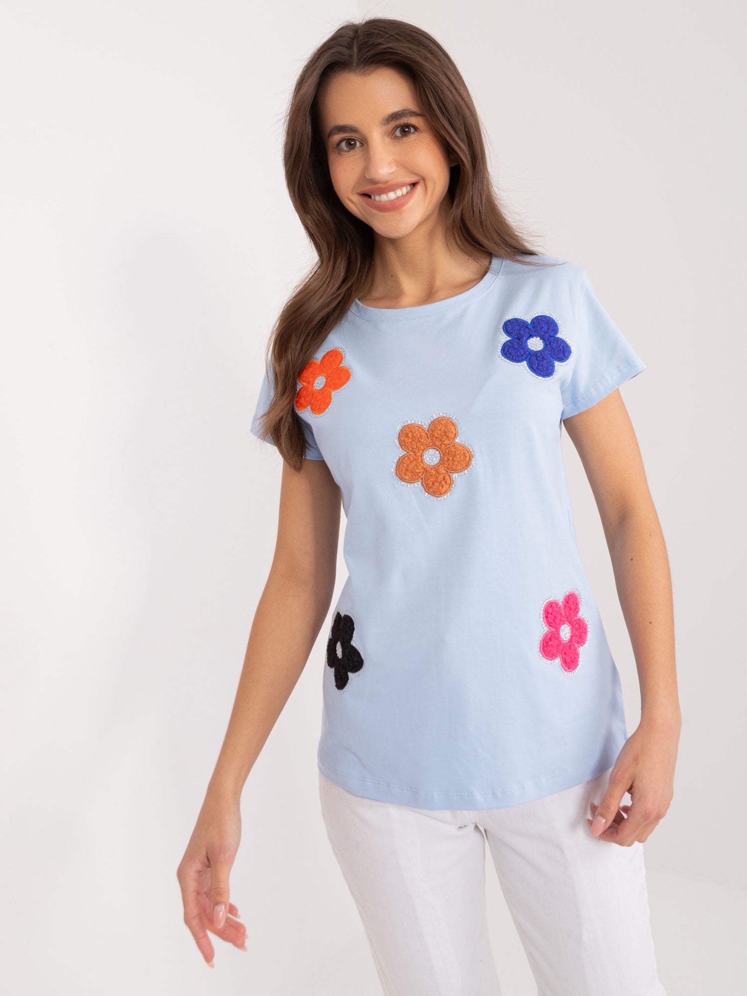 BASIC FEEL GOOD Jasnoniebieski t-shirt z naszywkami