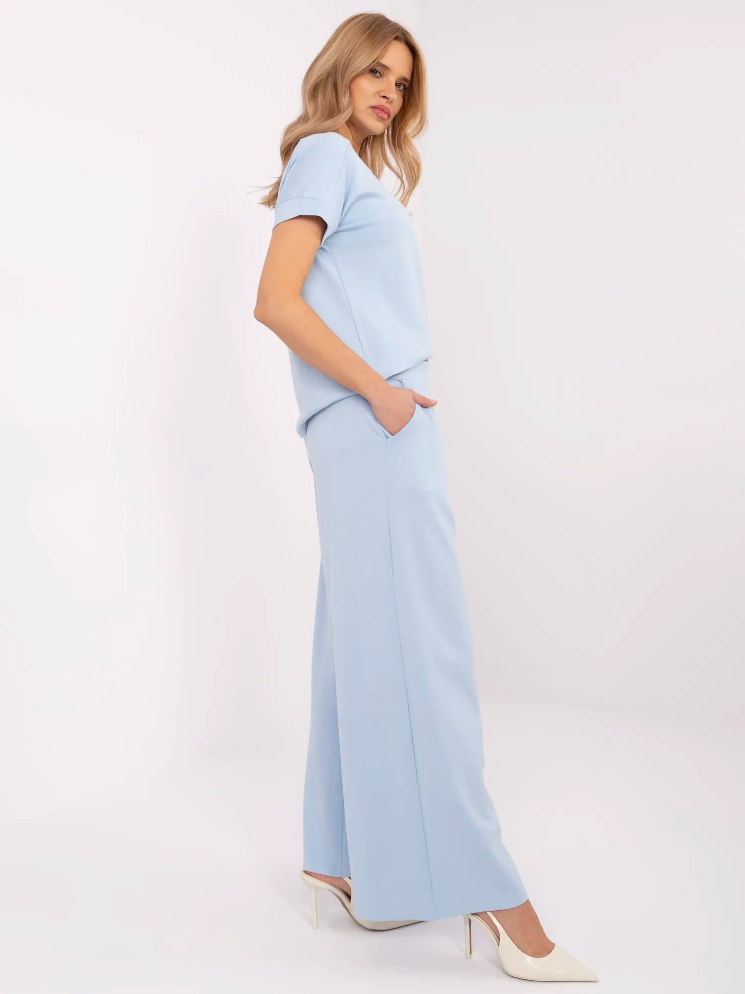 Jasnoniebieskie dresowe spodnie basic typu palazzo