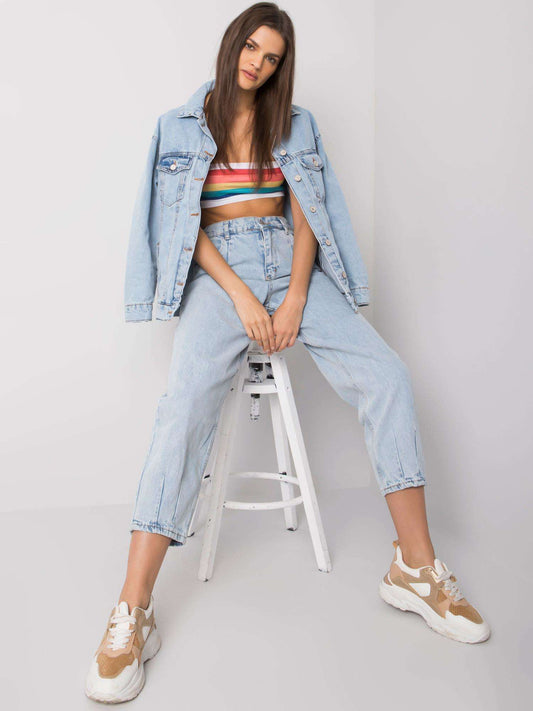 Jasnoniebieskie mom jeans