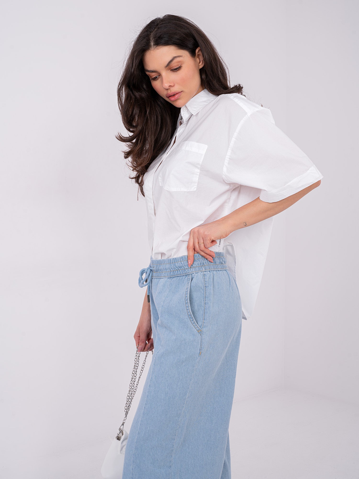 SUBLEVEL Jasnoniebieskie jeansy wide leg z przeszyciami