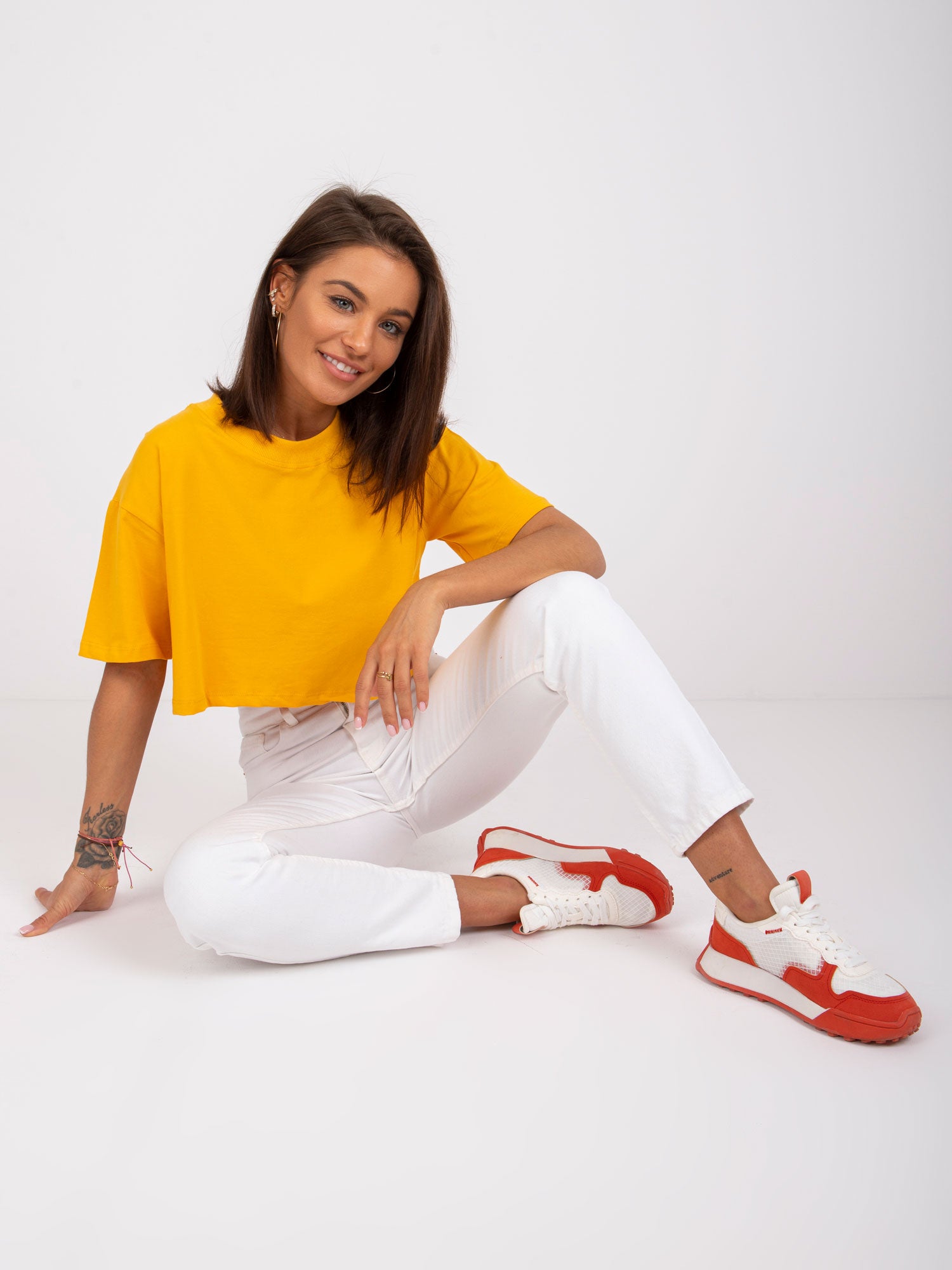 Jasnopomarańczowy damski t-shirt basic