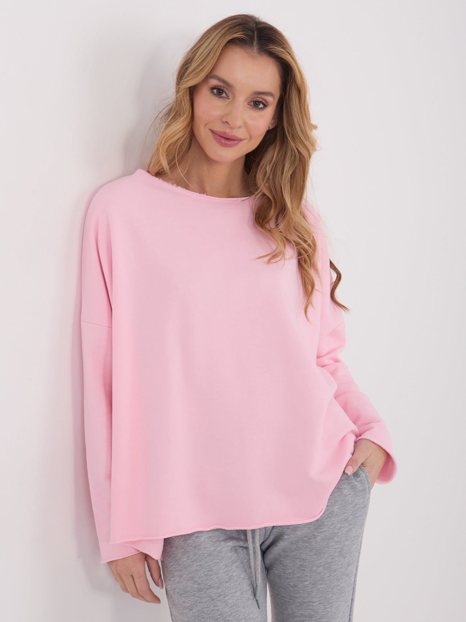 Jasnoróżowa bluza oversize z okrągłym dekoltem