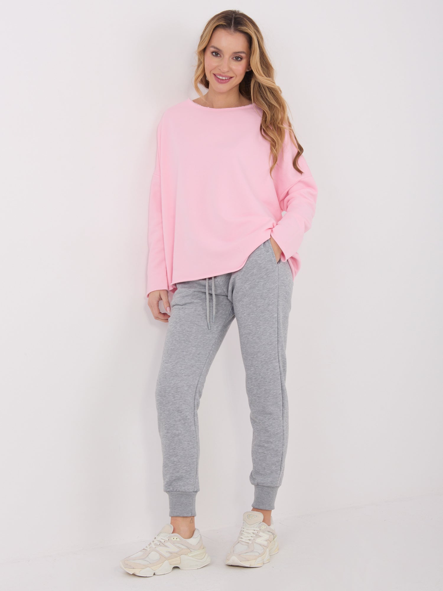 Jasnoróżowa bluza oversize z okrągłym dekoltem