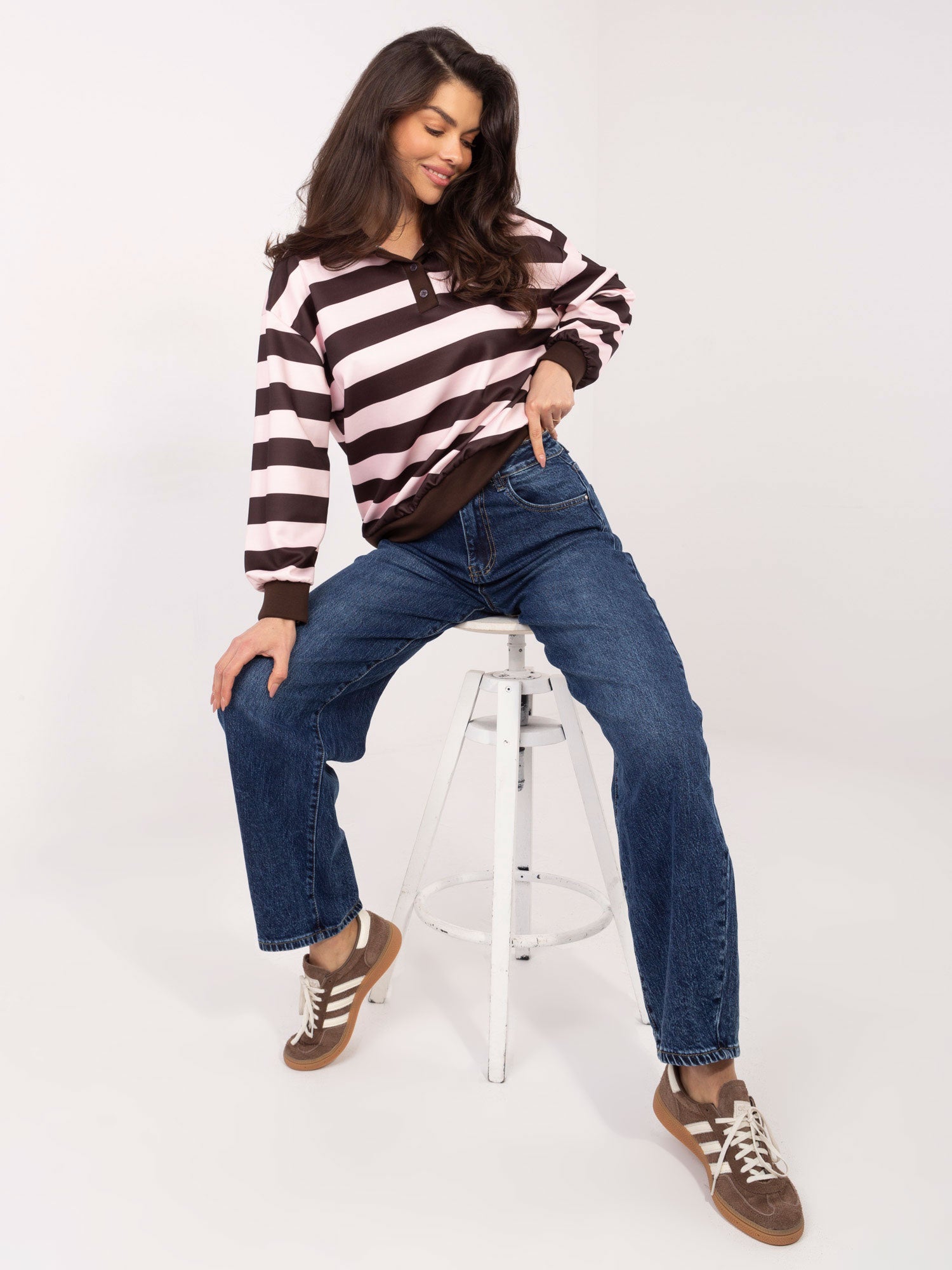 Jasnoróżowa bluza oversize bez kaptura