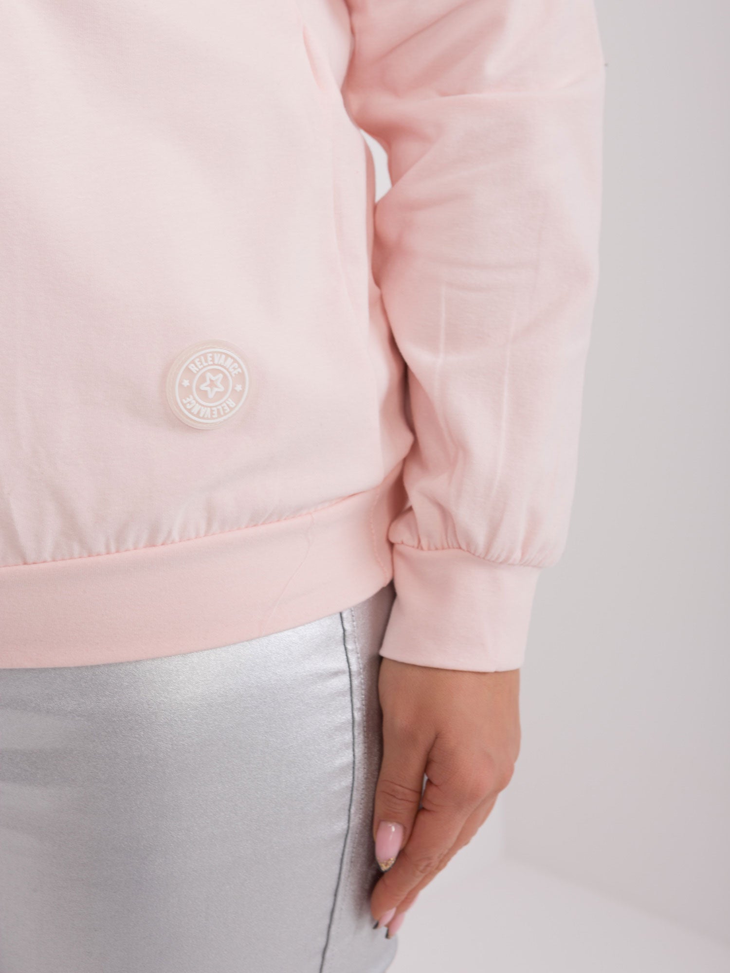 Jasnoróżowa bluzka plus size z długim rękawem