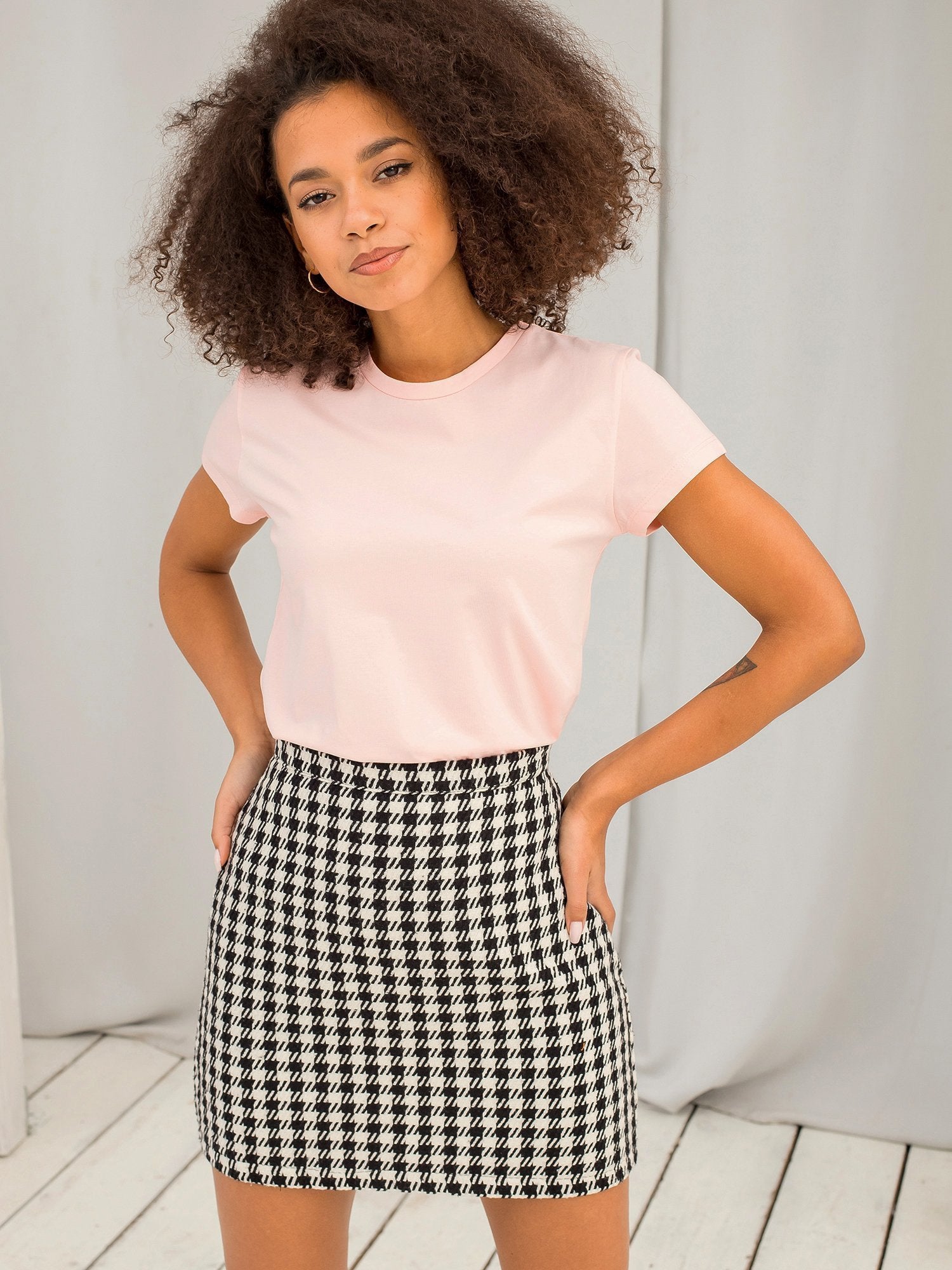Jasnoróżowy bawełniany t-shirt basic Peachy
