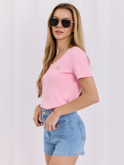 Jasnoróżowy prążkowany t-shirt z bawełny
