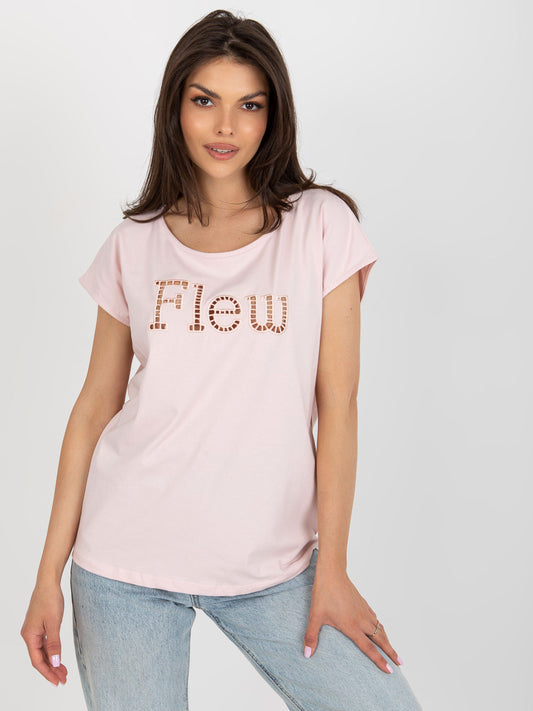 Jasnoróżowy t-shirt jednokolorowy z napisem