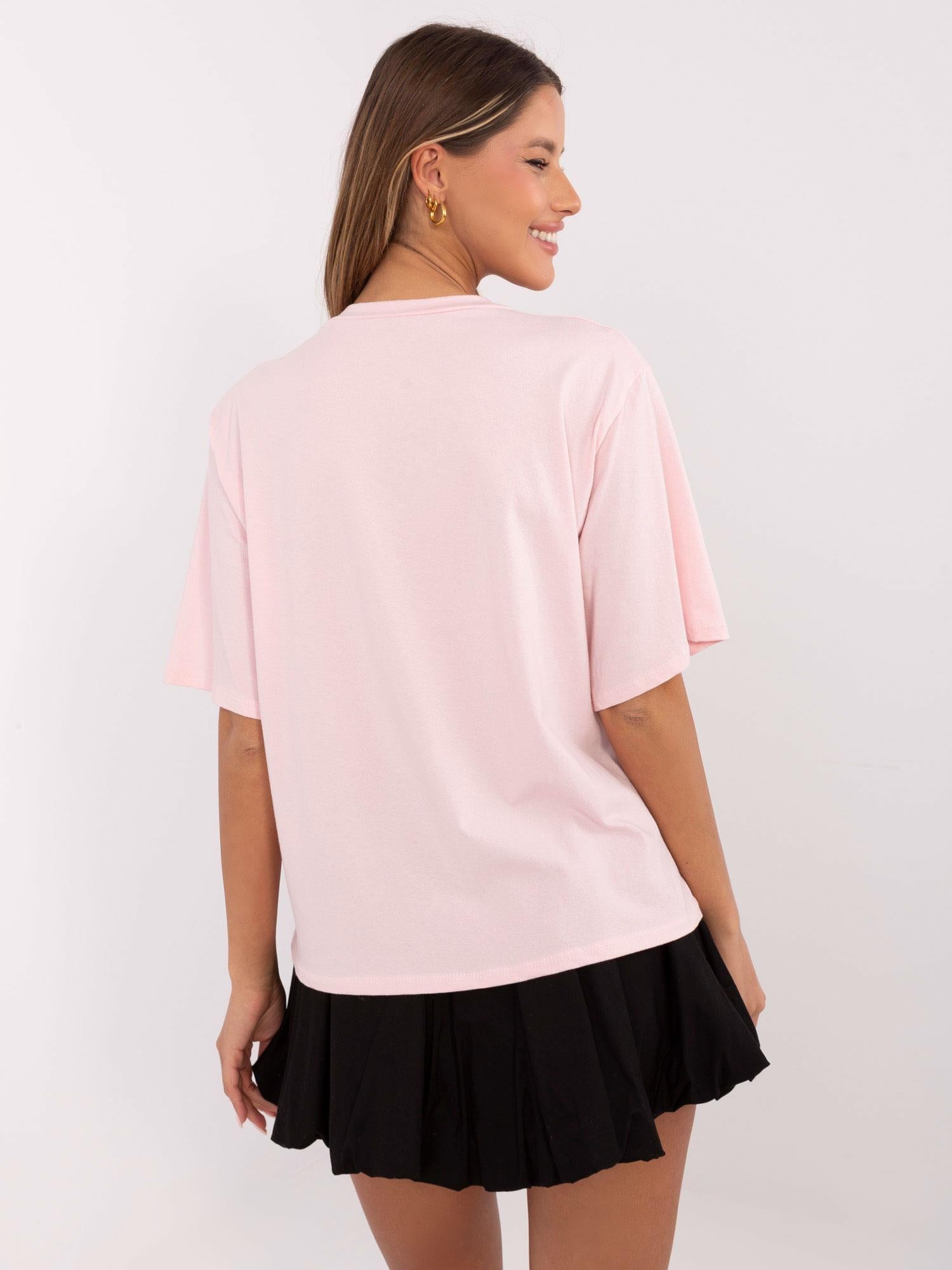 Jasnoróżowy t-shirt z nadrukiem owocu granatu