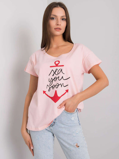 Jasnoróżowy damski t-shirt z napisem