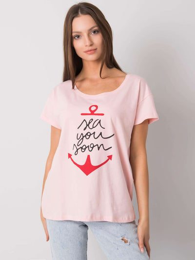 Jasnoróżowy damski t-shirt z napisem
