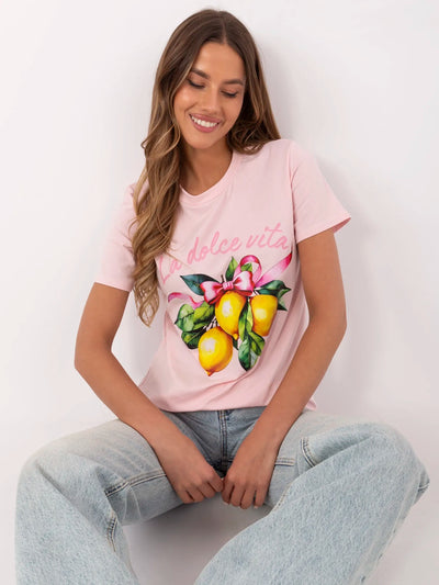 Jasnoróżowy damski t-shirt z napisem