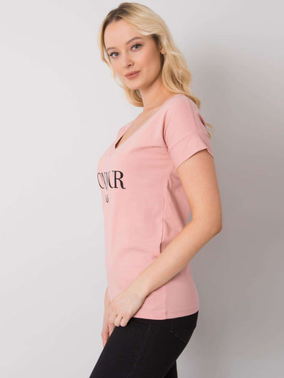 Jasnoróżowy t-shirt damski z nadrukiem