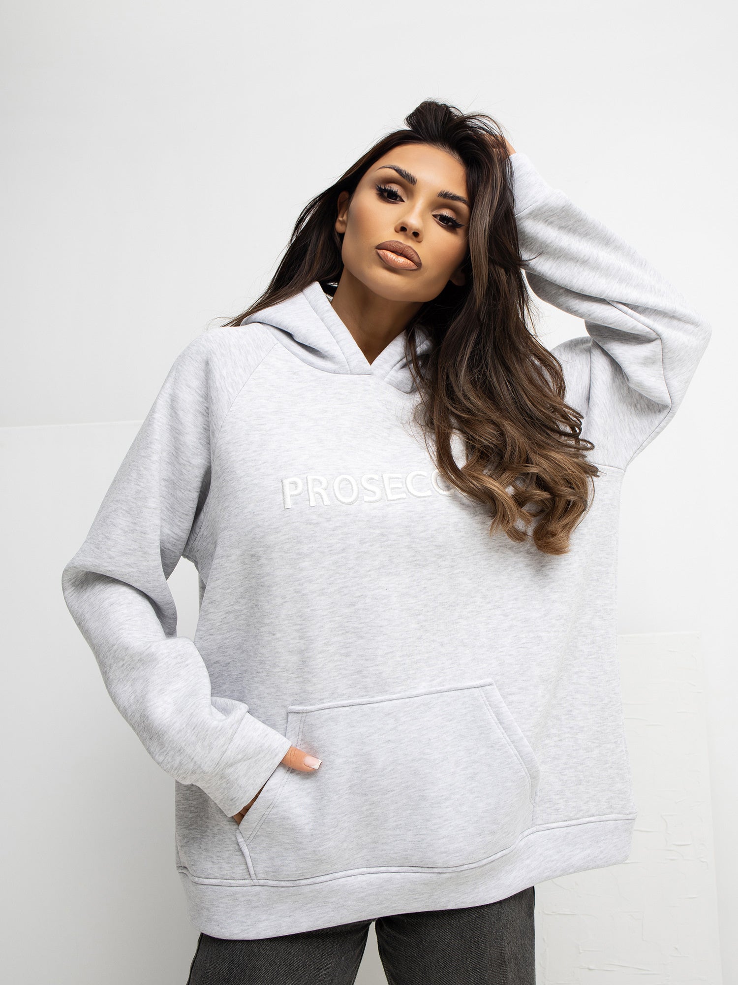 RUE PARIS Jasnoszara bluza z napisem prosecco