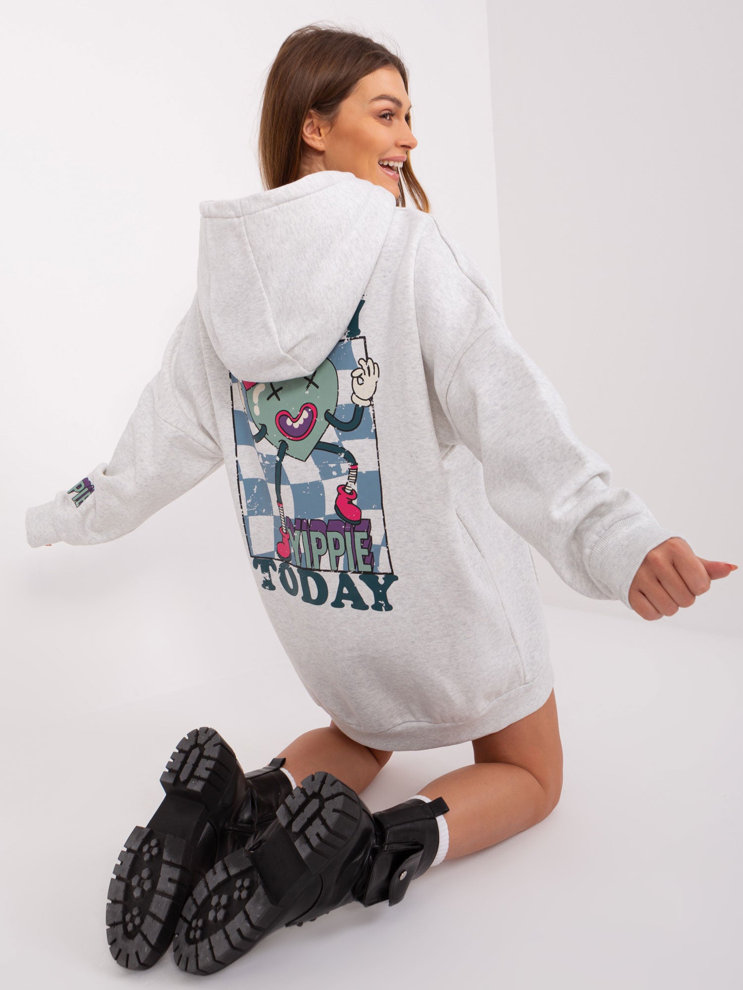 STITCH & SOUL Jasnoszara długa bluza z kapturem