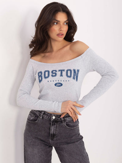 Jasnoszara bluzka hiszpanka z napisem Boston