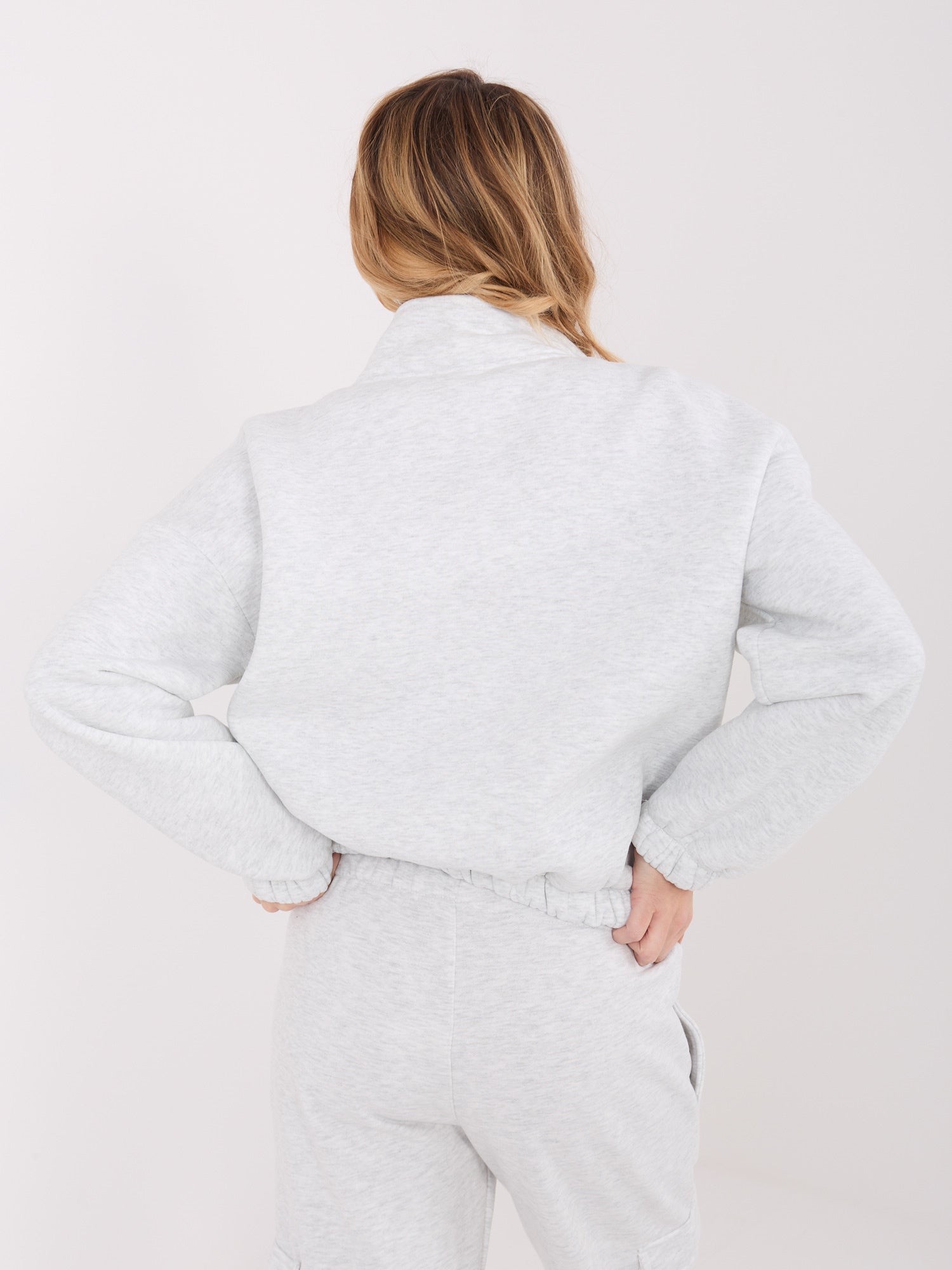 Jasnoszara ocieplana bluza basic z suwakiem