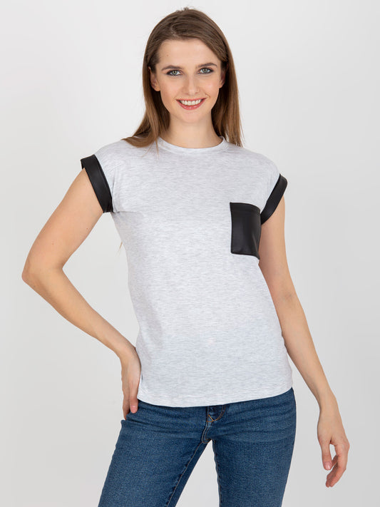 Jasnoszary melanżowy bawełniany t-shirt z kieszenią