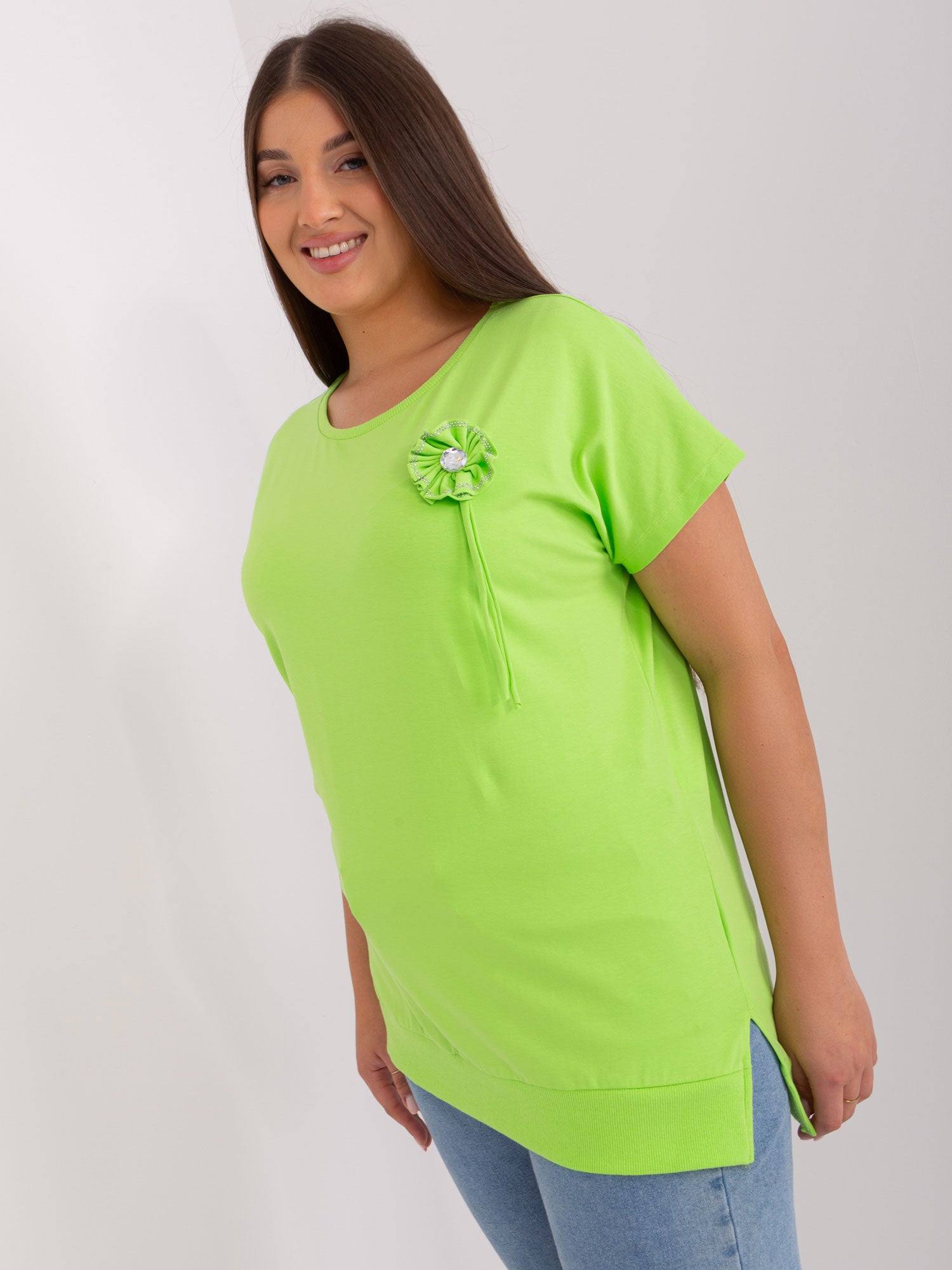 Jasnozielona bluzka damska plus size ze ściągaczem