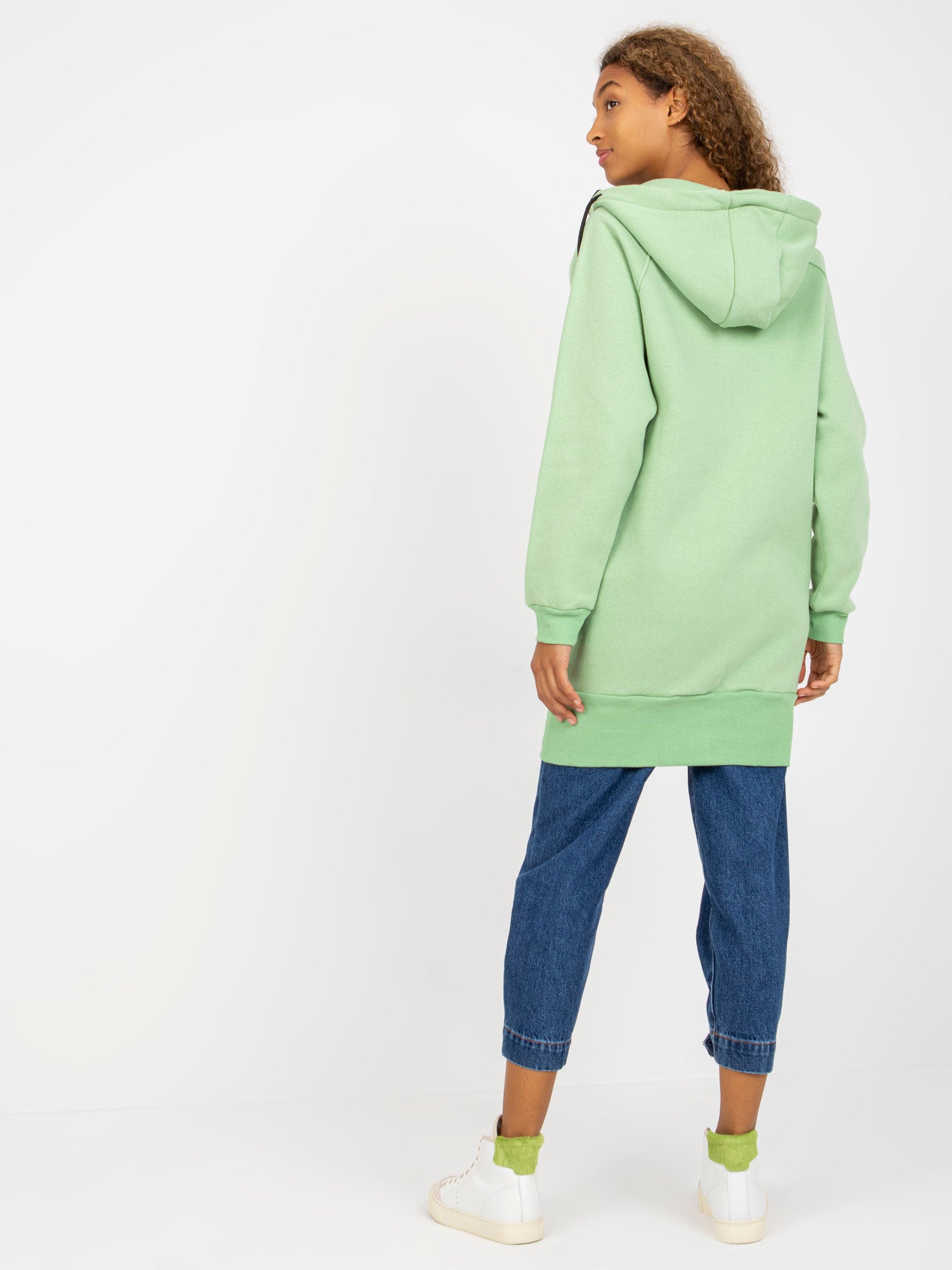 Jasnozielona długa rozpinana bluza basic z kieszeniami RUE PARIS