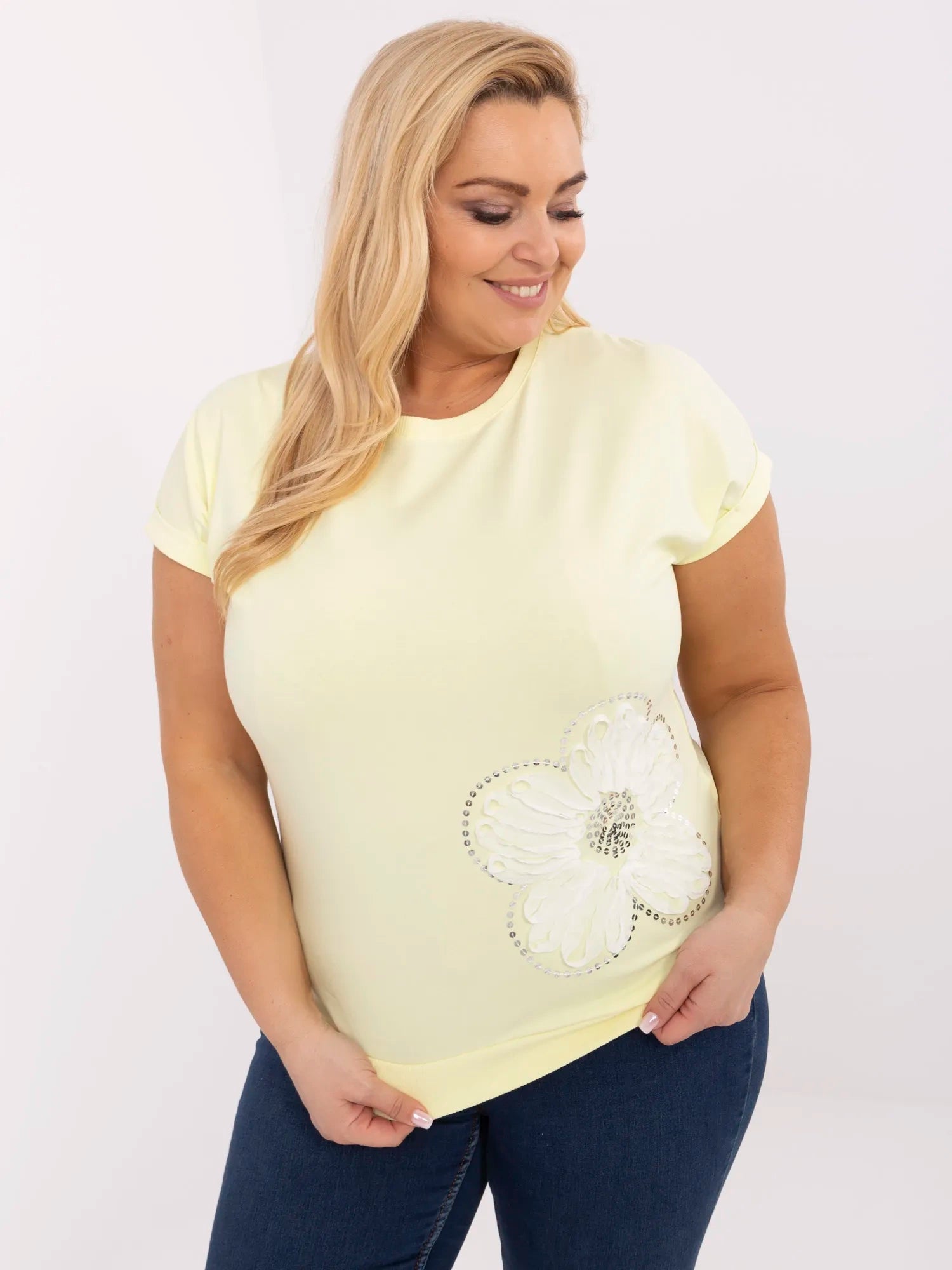 Jasnożółta bluzka plus size z okrągłym dekoltem