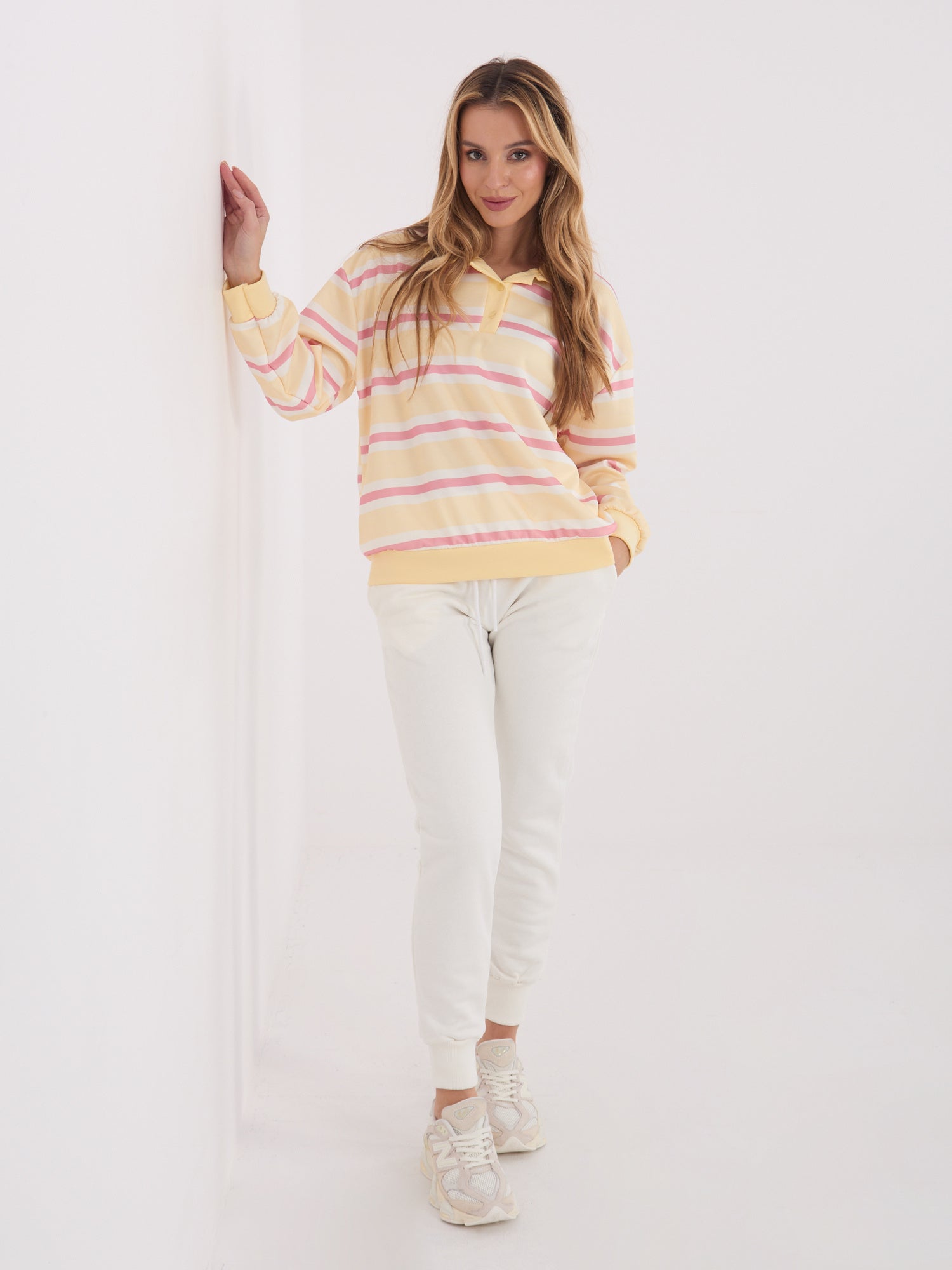 Jasnożółta bluza oversize w paski