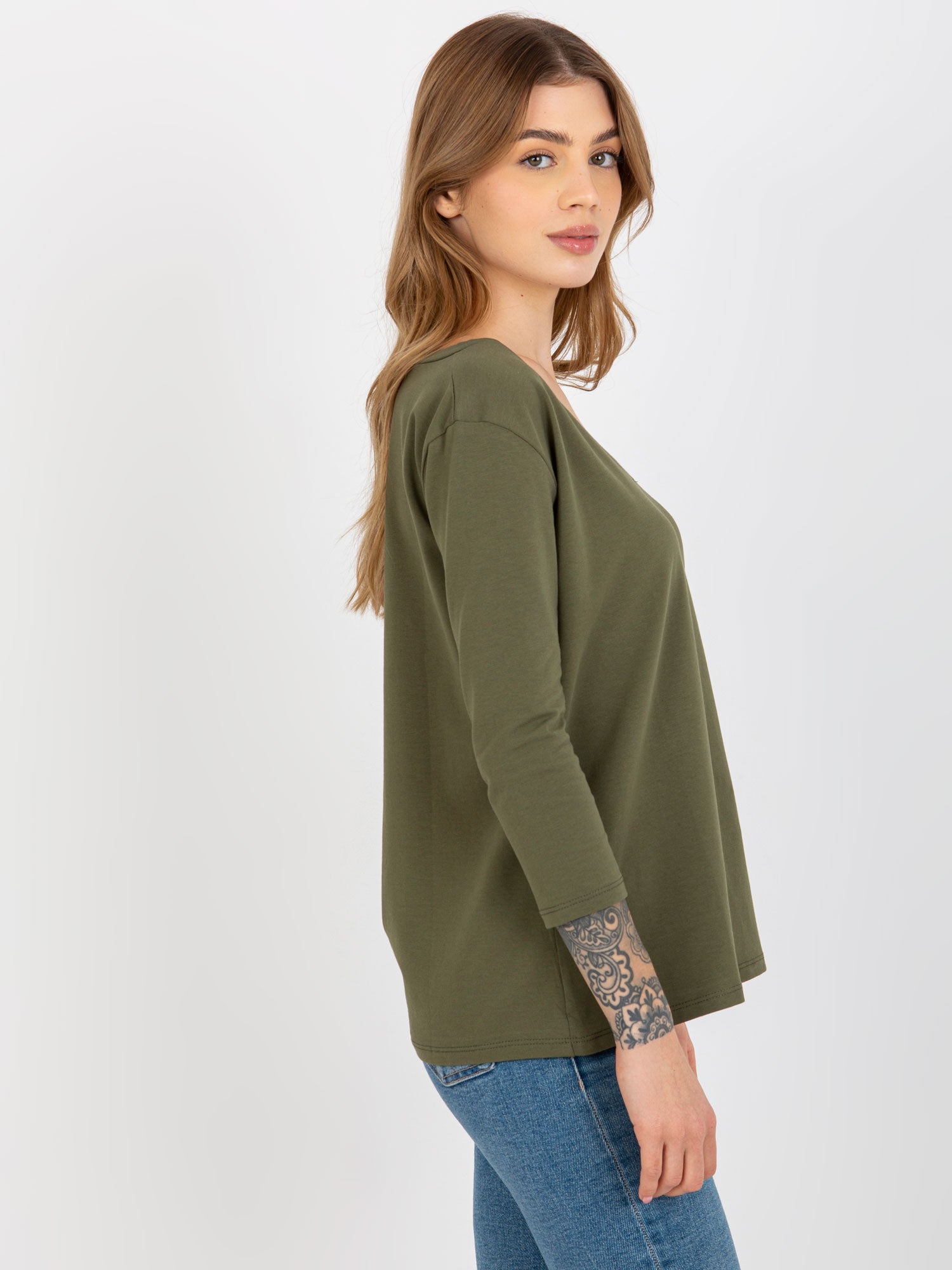 Khaki bawełniana bluzka basic z dekoltem w serek