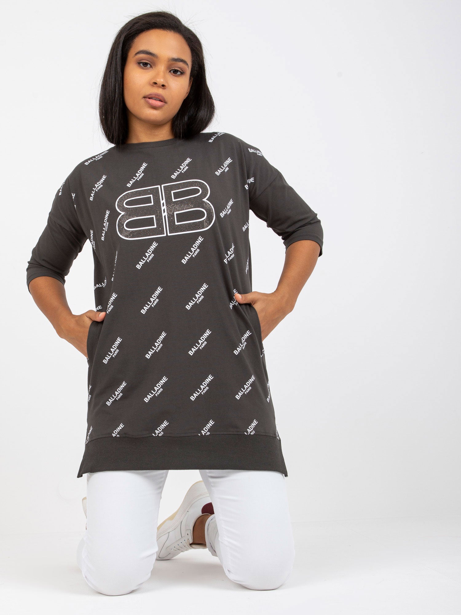 Khaki bluzka plus size z aplikacją