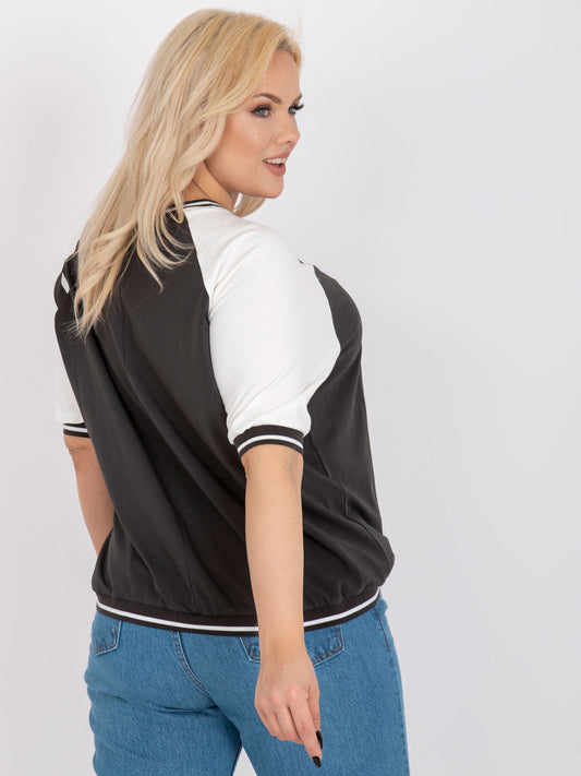 Khaki-biała bluzka plus size z naszywką
