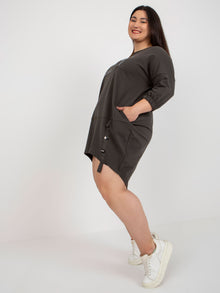 Khaki dresowa sukienka plus size na co dzień