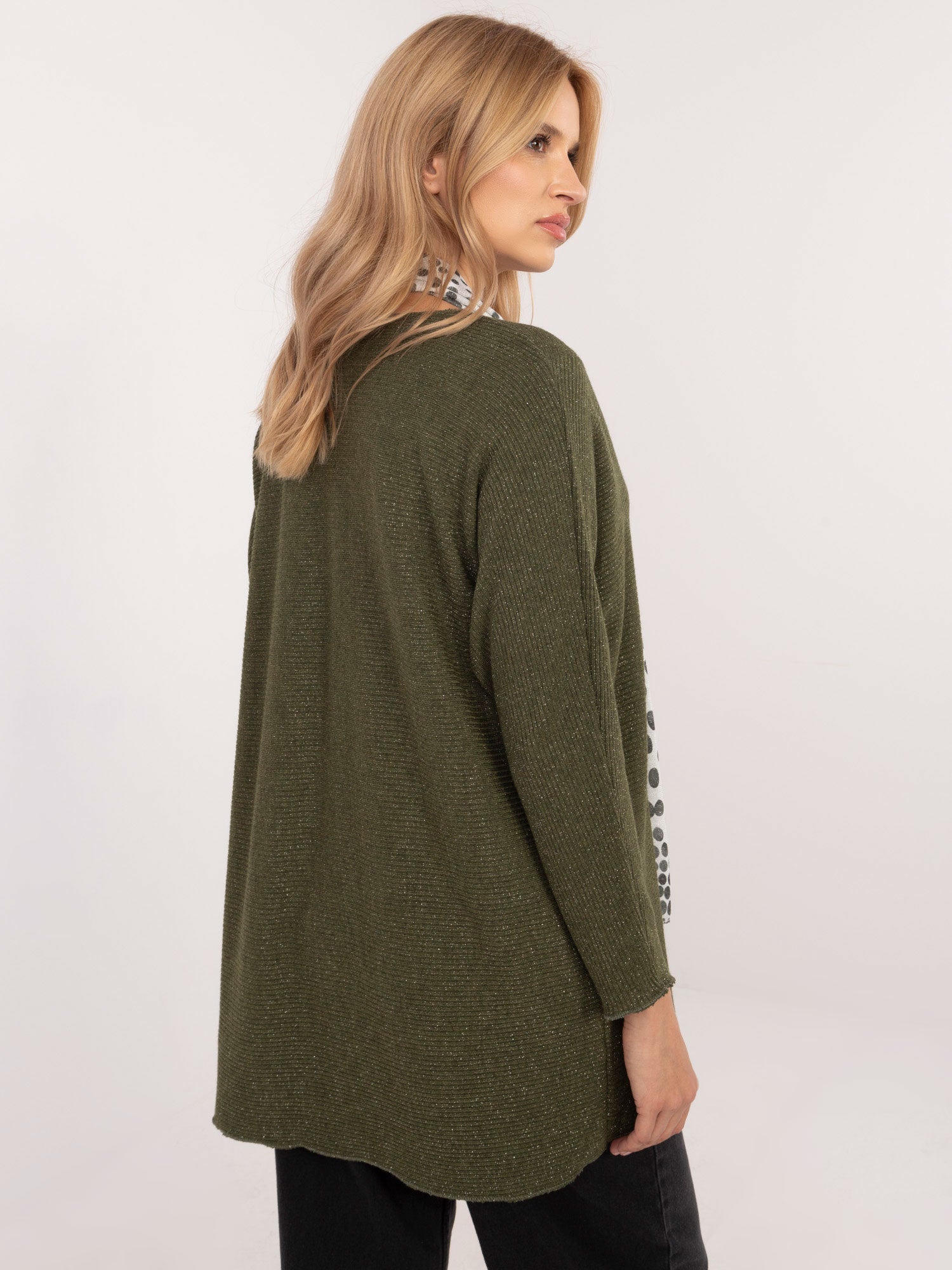 Khaki sweter oversize z apaszką w grochy