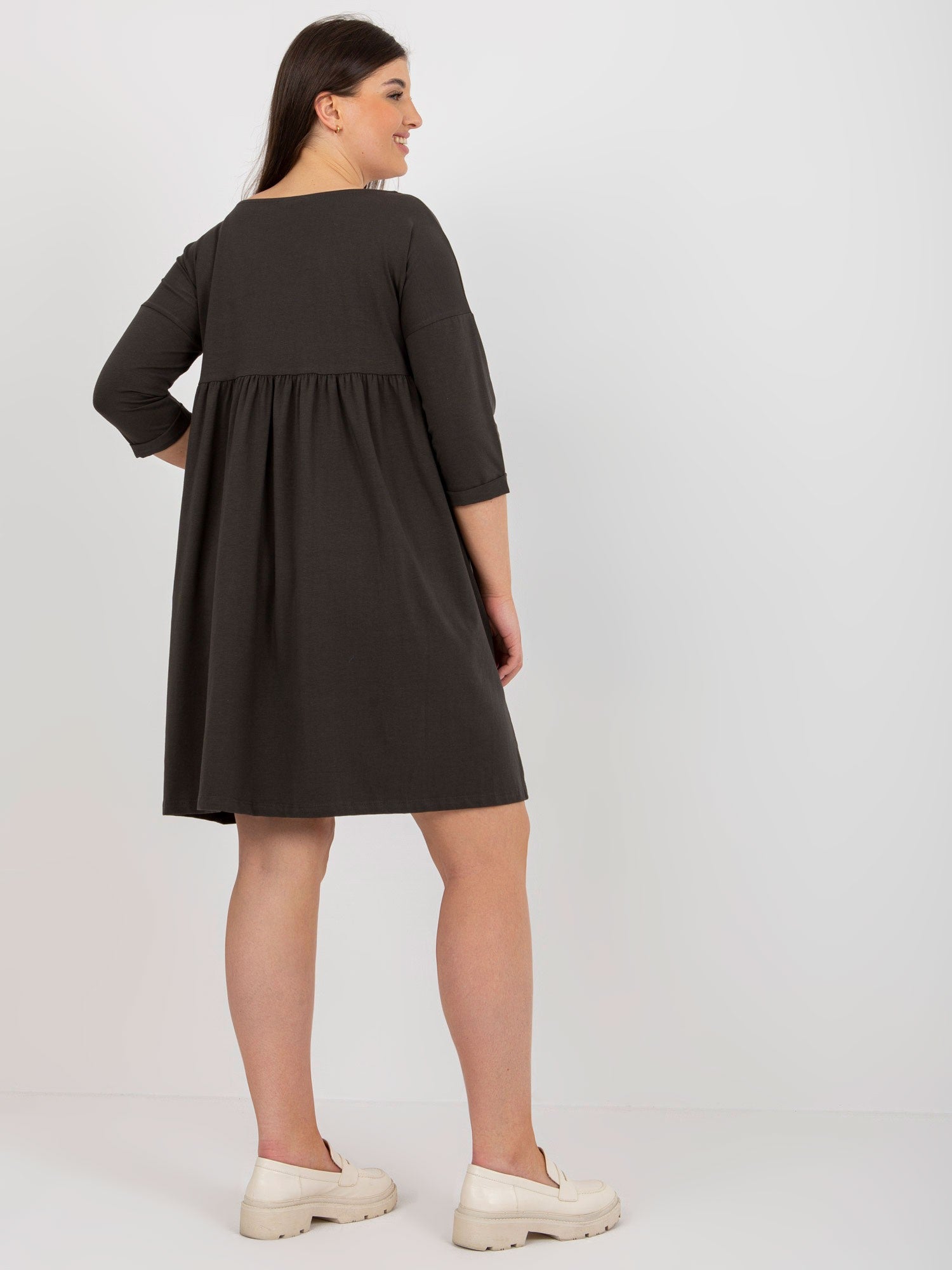Khaki dresowa sukienka plus size basic z kieszeniami