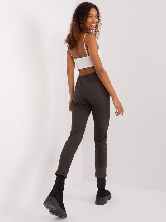 Khaki dresowe spodnie basic z kieszeniami