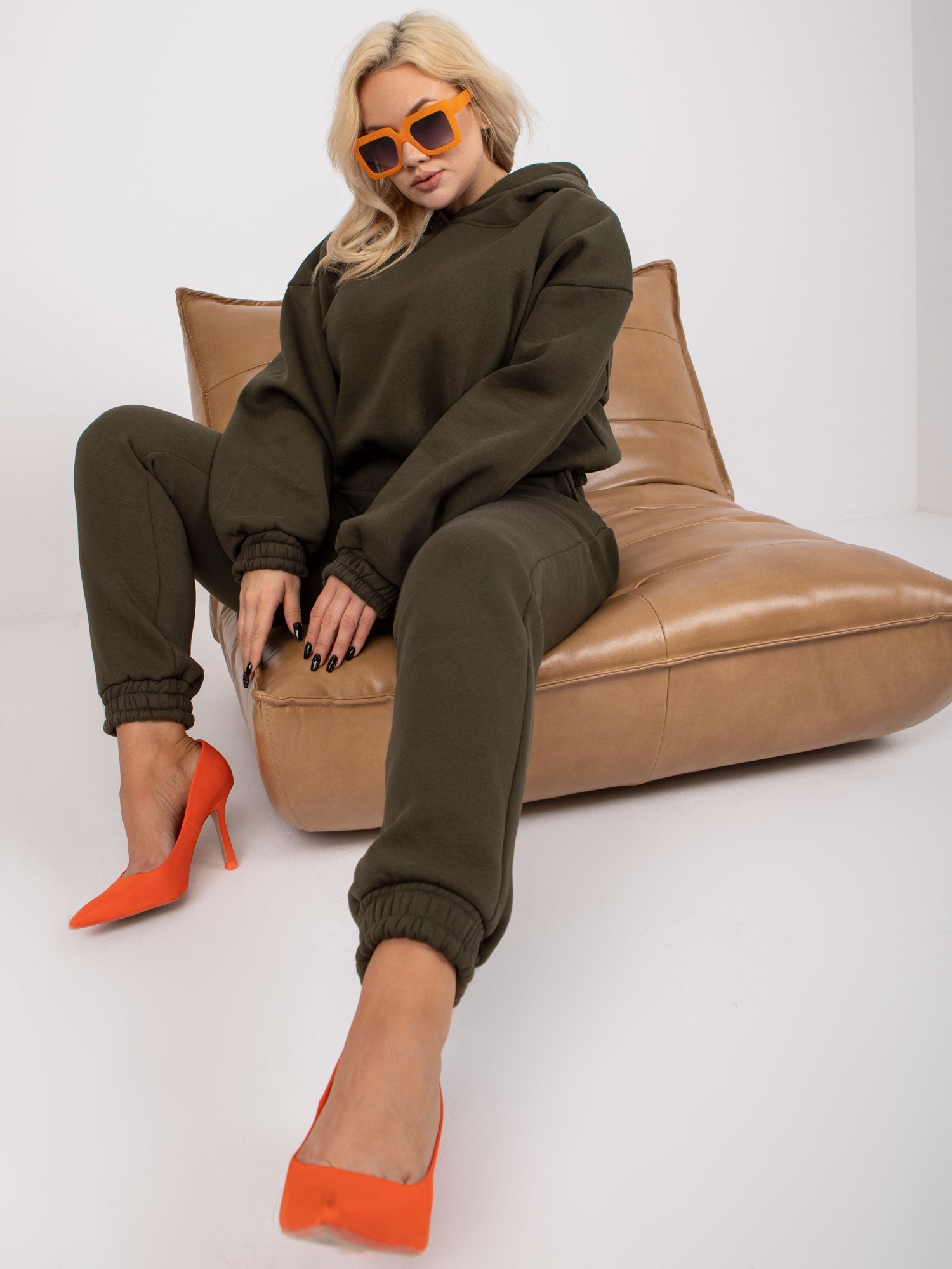 Khaki dresowy komplet plus size z kapturem