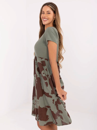 Khaki letnia sukienka w krowie wzory