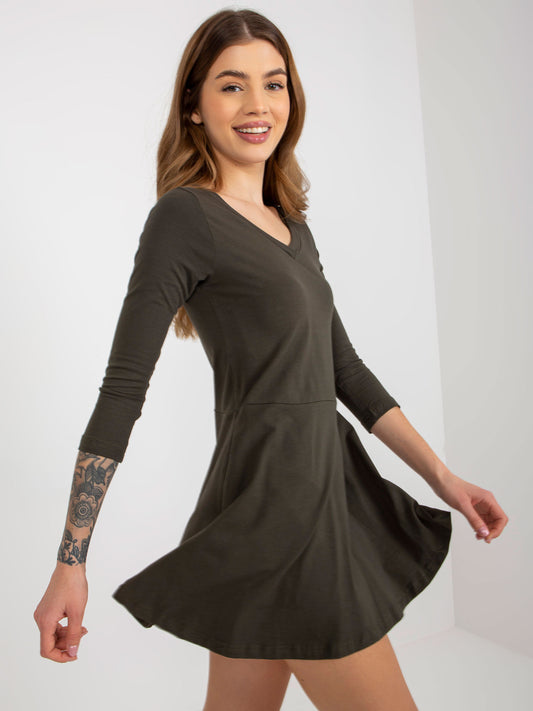 Khaki rozkloszowana mini sukienka basic z kieszeniami