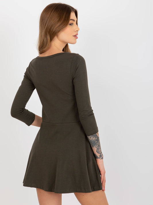 Khaki rozkloszowana mini sukienka basic z kieszeniami