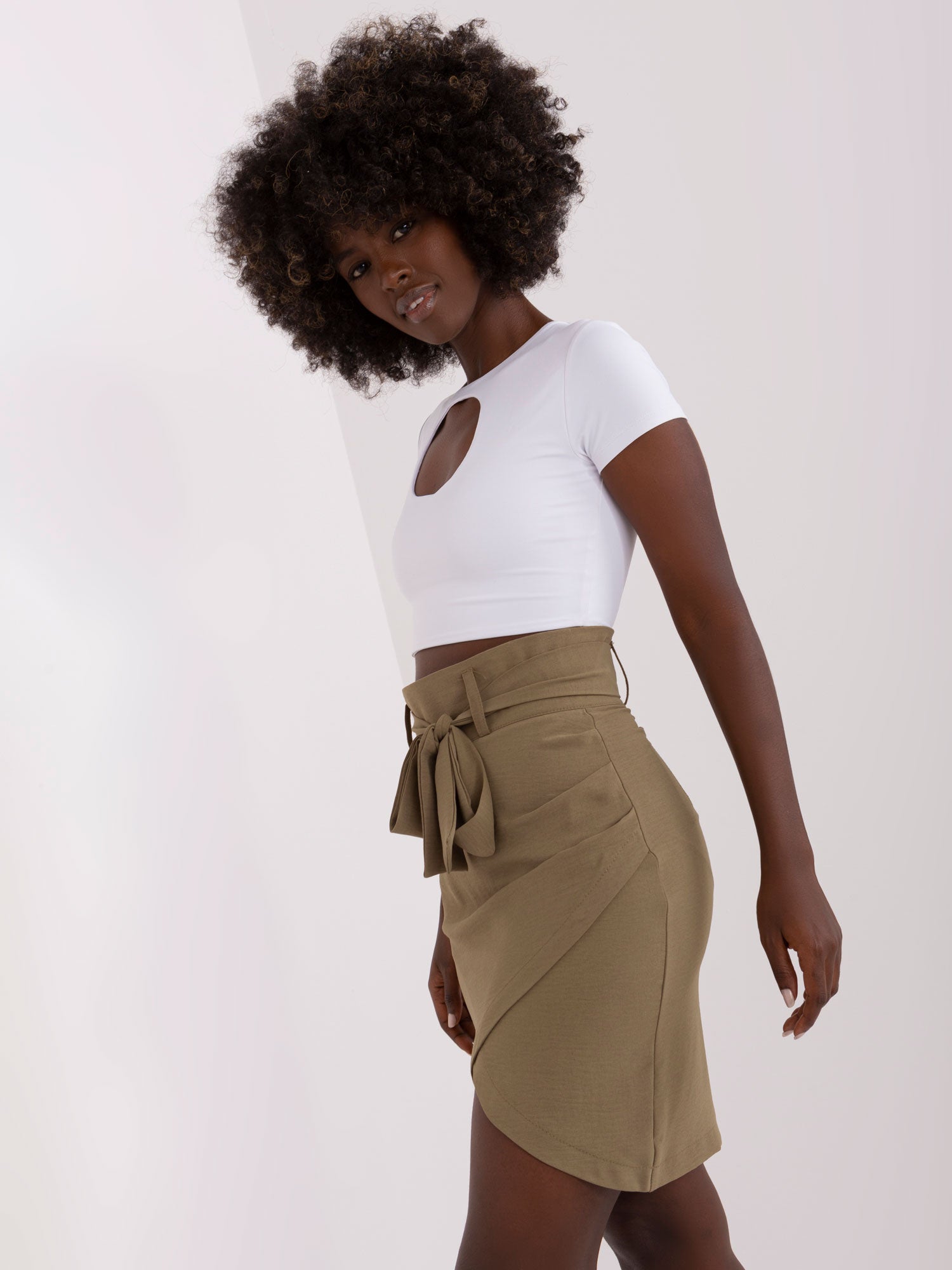 Khaki mini spódnica asymetryczna