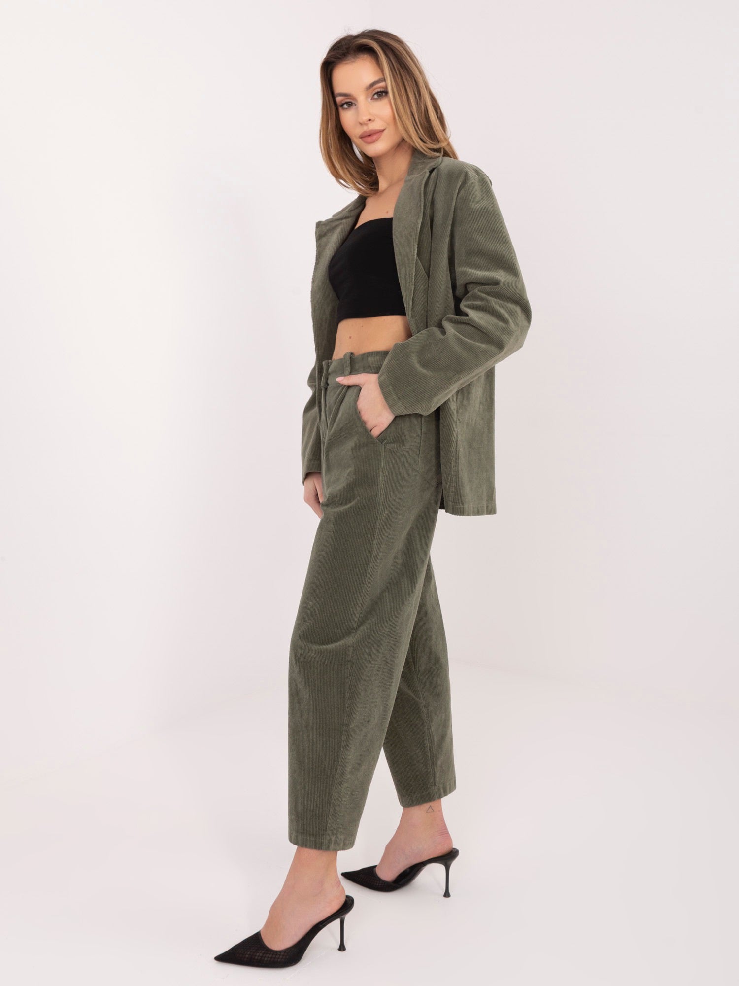 RUE PARIS Khaki sztruksowe spodnie carrot z bawełny