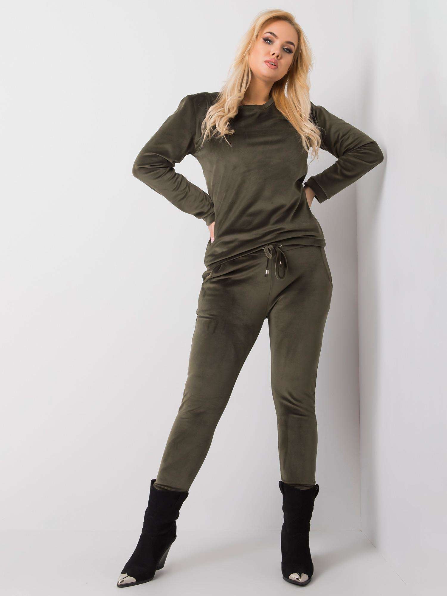 Khaki komplet welurowy plus size