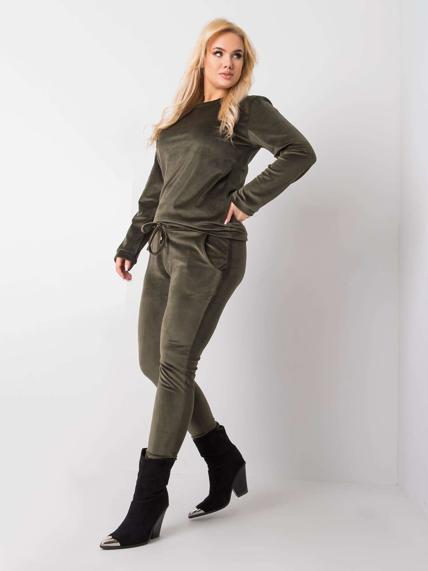 Khaki komplet welurowy plus size