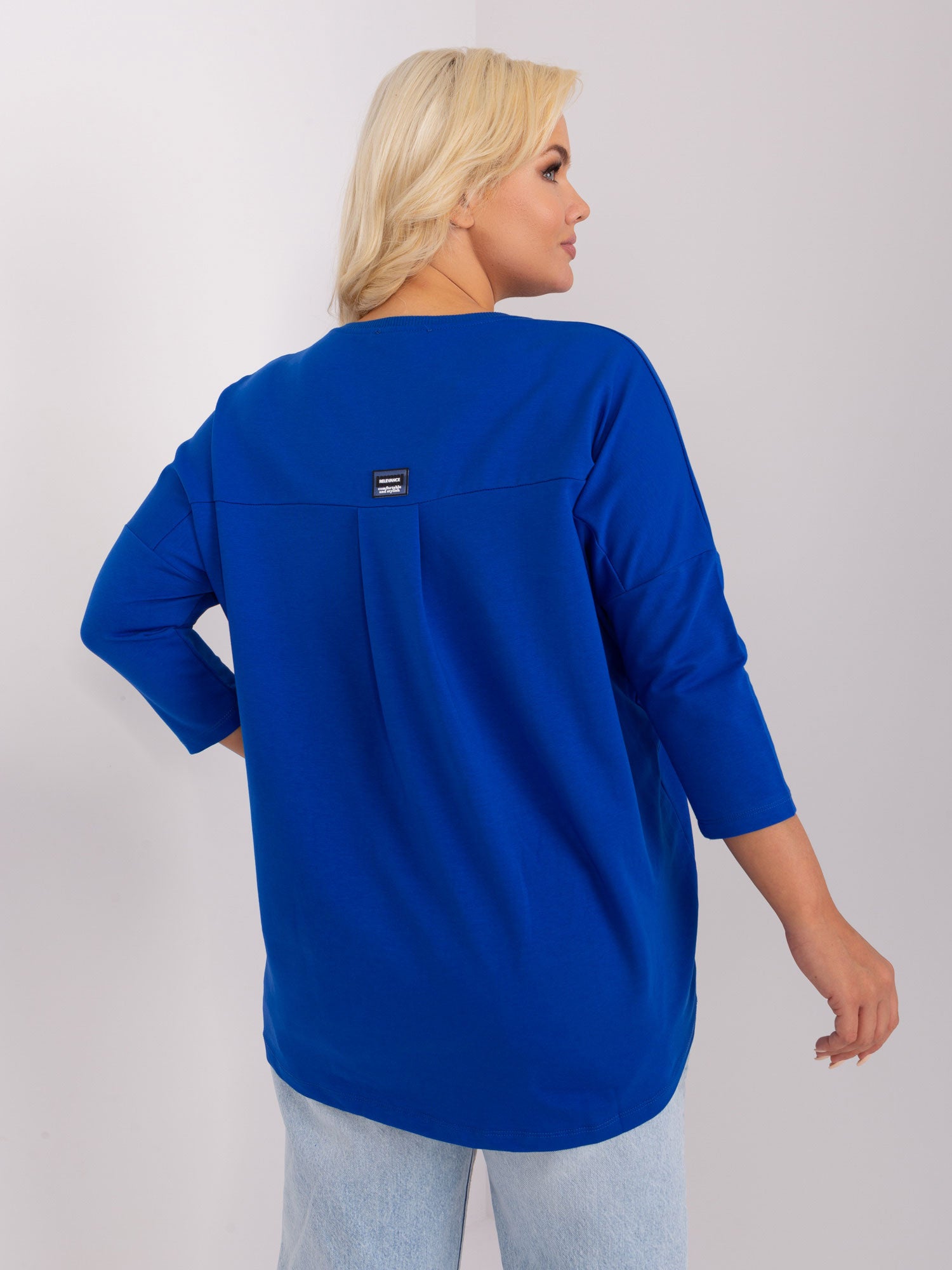 Kobaltowa bluzka plus size z okrągłym dekoltem