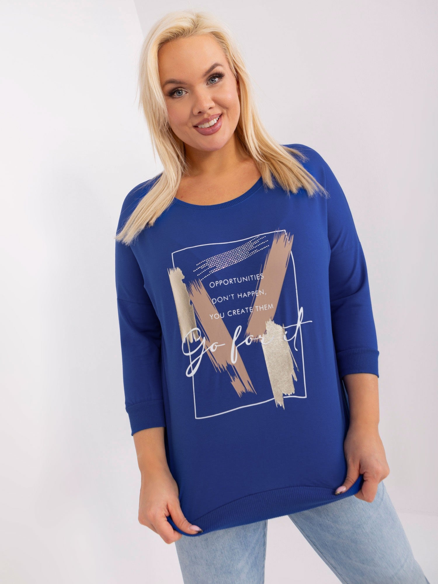 Kobaltowa bluzka plus size ze ściągaczami