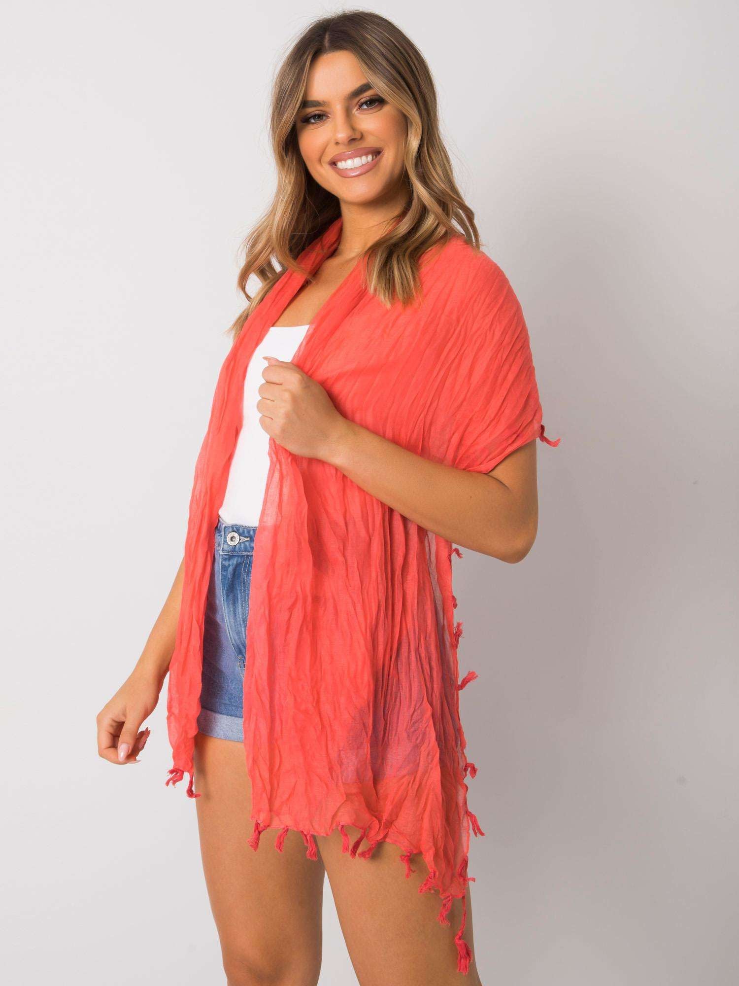 Koralowa chusta damska z frędzlami