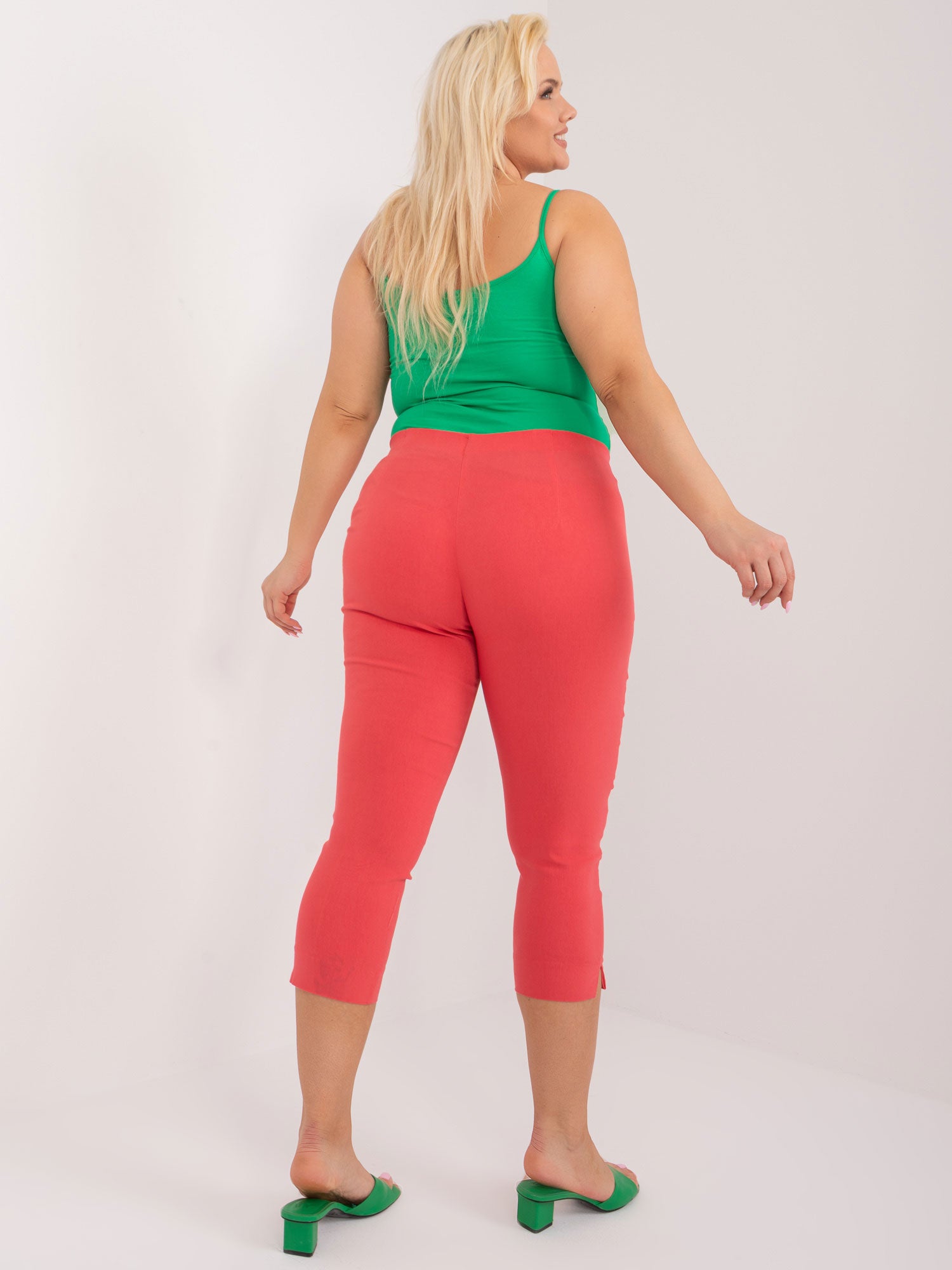 Koralowe spodnie rybaczki plus size bez zapięcia