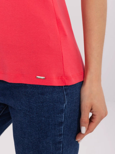 Koralowy dopasowany t-shirt basic z bawełny