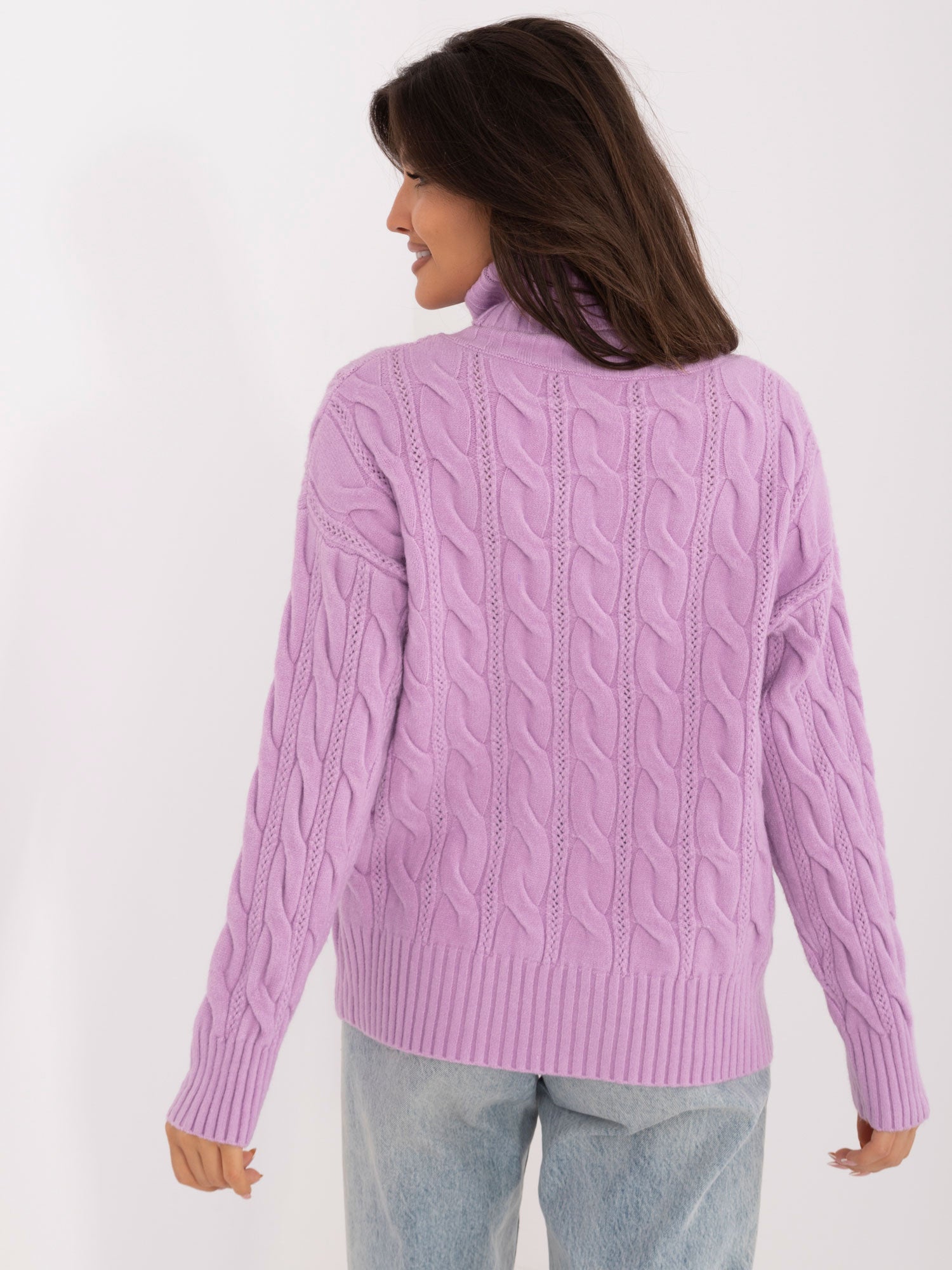 Liliowy damski sweter golf o kroju oversize
